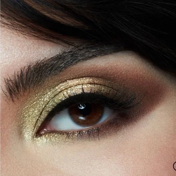 URBAN DECAY x MARVEL SHE-HULK EYESHADOW PALETTE - Picture 4 of 11